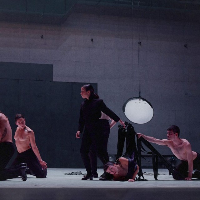 Ester Guntín — Quiso Negro